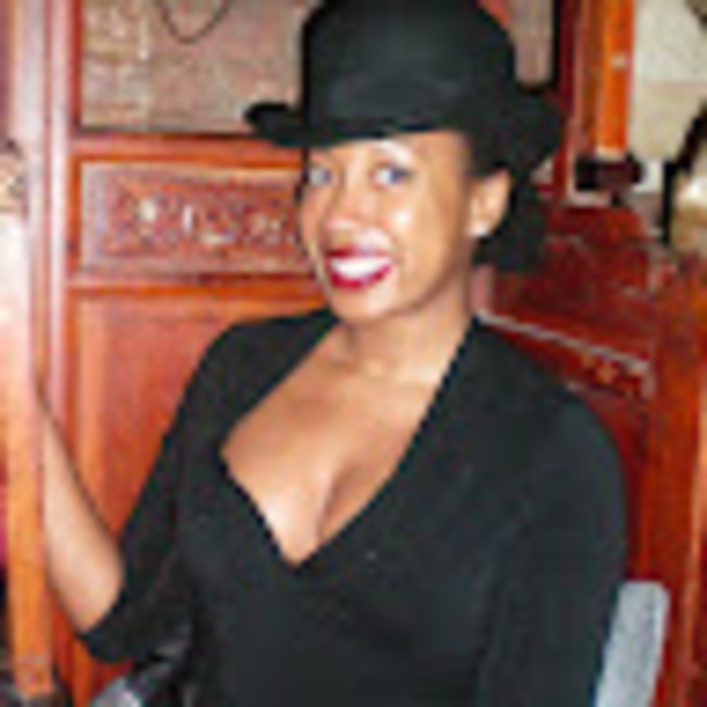 Meet your Posher, Zaira